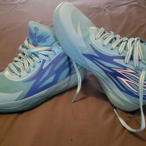 LaMelo Ball youth basketball sneaker